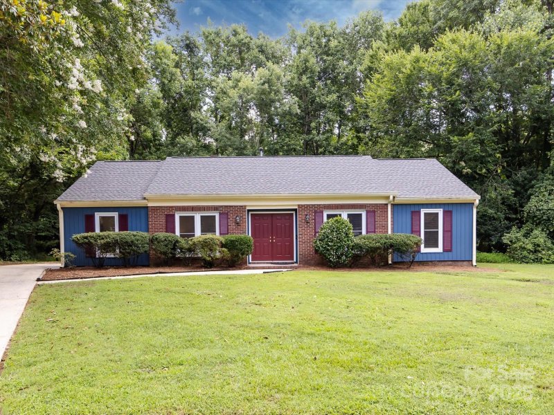 Property image 2 at 7100 Lea Wood Lane, Charlotte, NC 28227