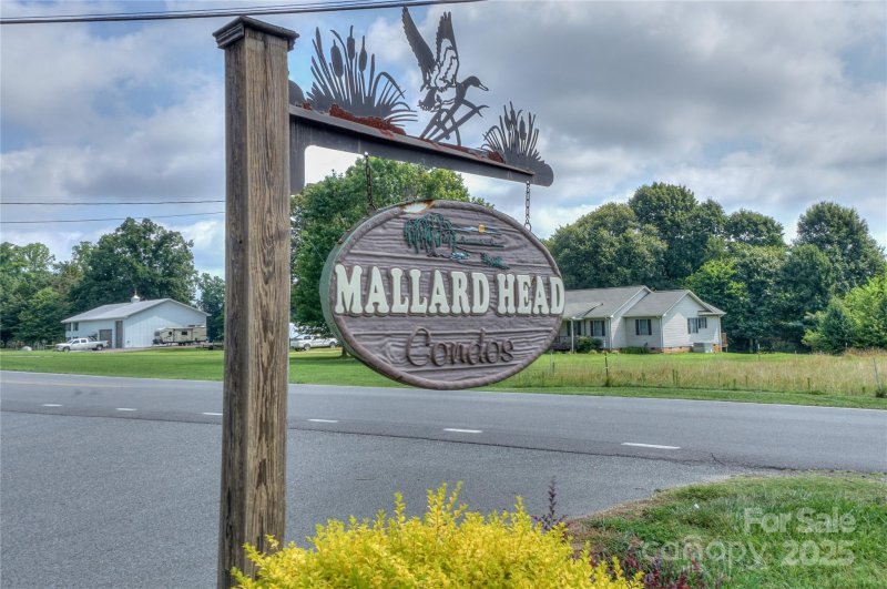 Property image 2 at 821 Mallard Head Lane, Mooresville, NC 28117