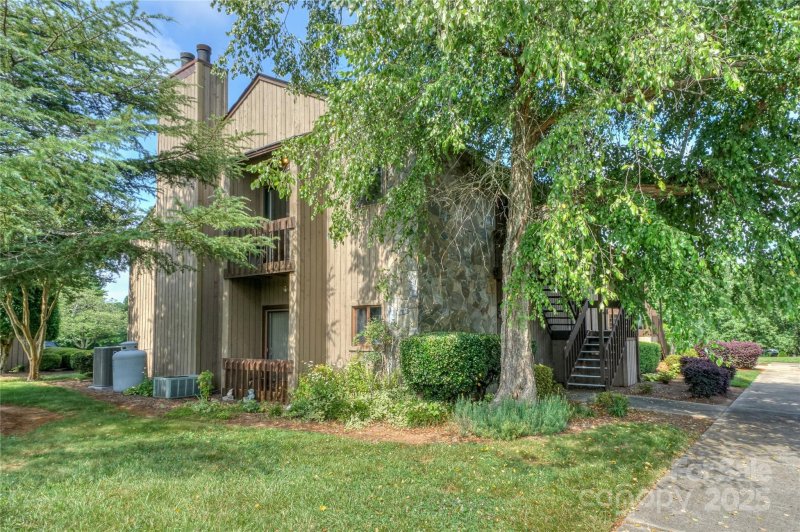 Property image 3 at 821 Mallard Head Lane, Mooresville, NC 28117