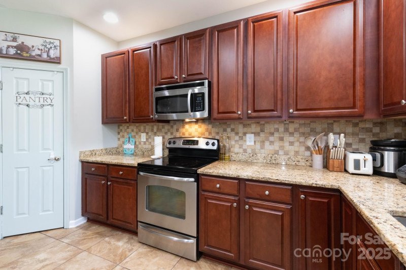 Property image 5 of 172 Roanoke Road in River Stone, Fletcher, NC 28732