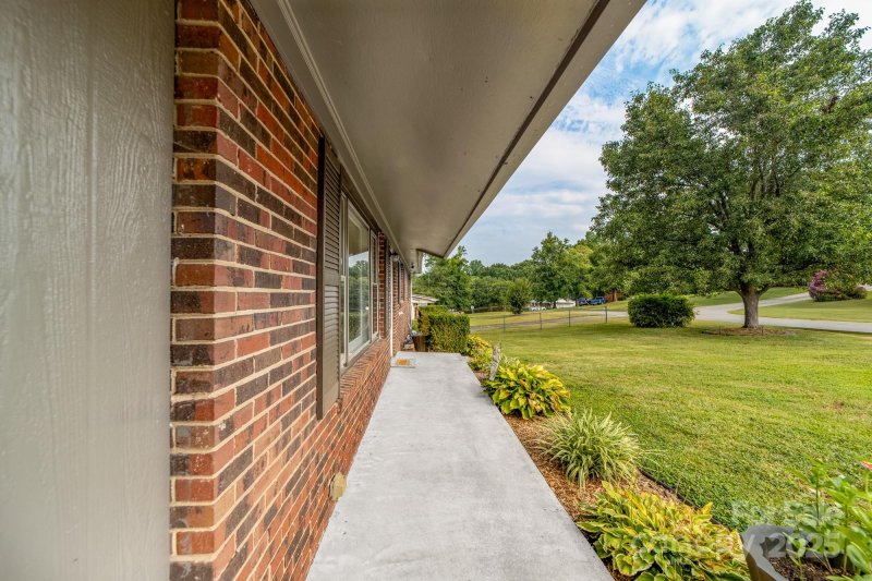 Property image 2 at 2509 Woodbridge Drive, Gastonia, NC 28056