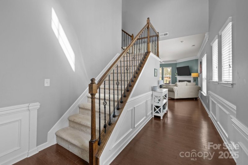 Property image 3 at 5820 Glassport Lane, Charlotte, NC 28210