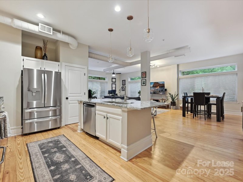 Property image 2 at 404 N Laurel Avenue, Charlotte, NC 28204