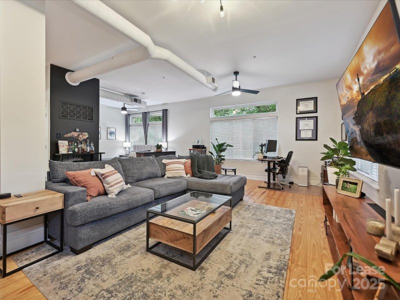 Property image 5 at 404 N Laurel Avenue, Charlotte, NC 28204