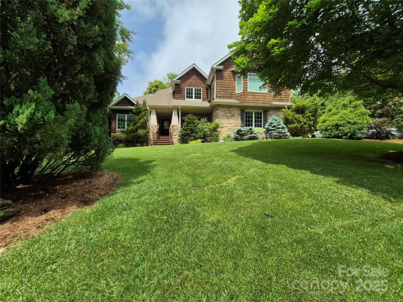 Property image 5 of 112 Twin Courts Drive in Reems Creek Golf Community, Weaverville, NC 28787