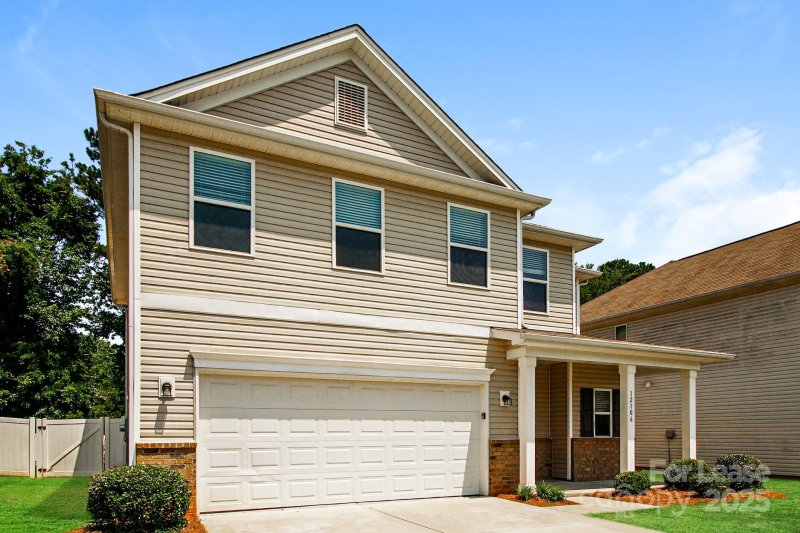 Property image 2 at 12106 Old Dulin Farms Way, Charlotte, NC 28215