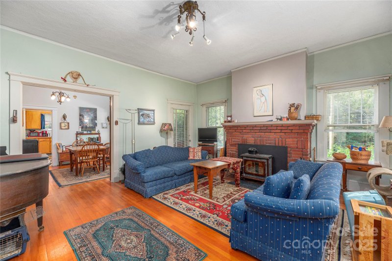 Property image 4 at 31 Samayoa Place, Asheville, NC 28806