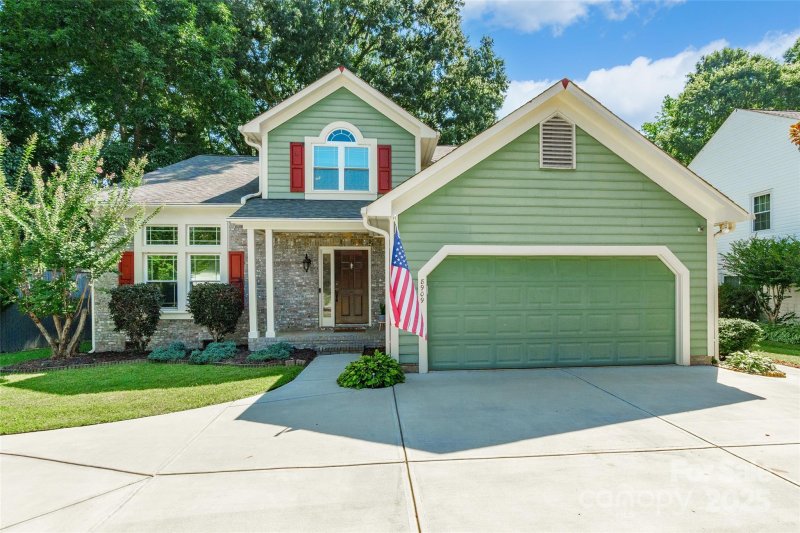Property image 3 at 8909 Raven Park Drive, Charlotte, NC 28216