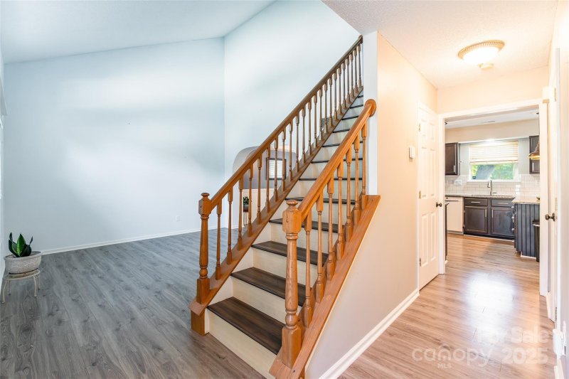 Property image 5 at 8909 Raven Park Drive, Charlotte, NC 28216