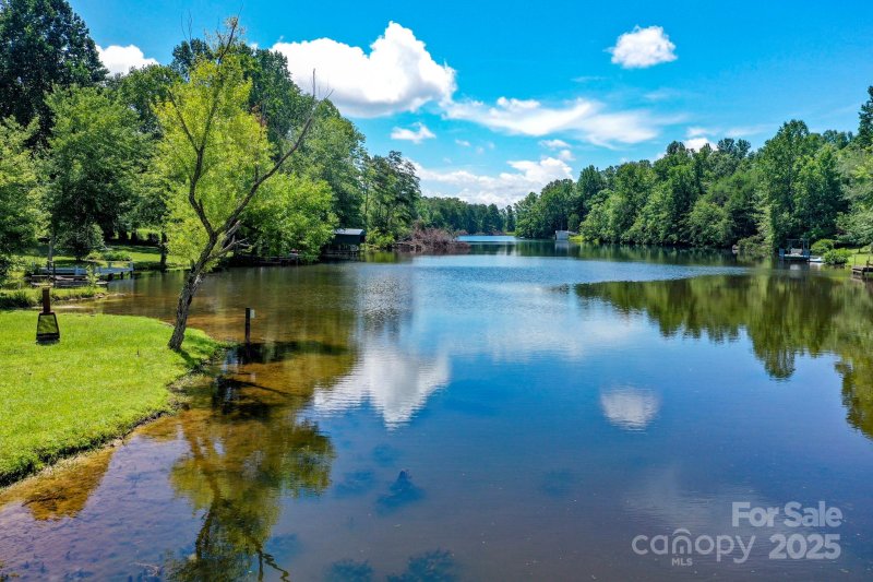 Property image 2 of 150 Navaho Trail in Lakebrooks, Rutherfordton, NC 28139