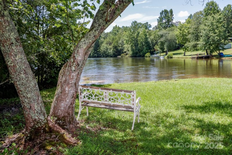 Property image 4 of 150 Navaho Trail in Lakebrooks, Rutherfordton, NC 28139