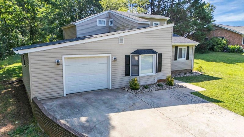 Property image 3 at 108 Hillsboro Road, Taylorsville, NC 28681