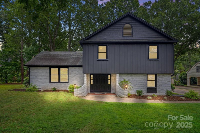 Property image 3 at 1108 Braeburn Road, Charlotte, NC 28211