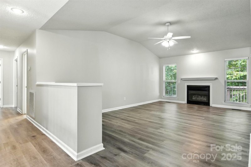 Property image 5 of 824 17th Avenue Drive in Providence Forest, Hickory, NC 28602