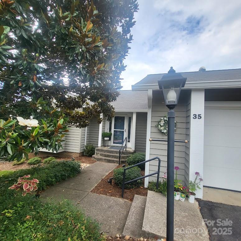 Laurel Place, Asheville Community