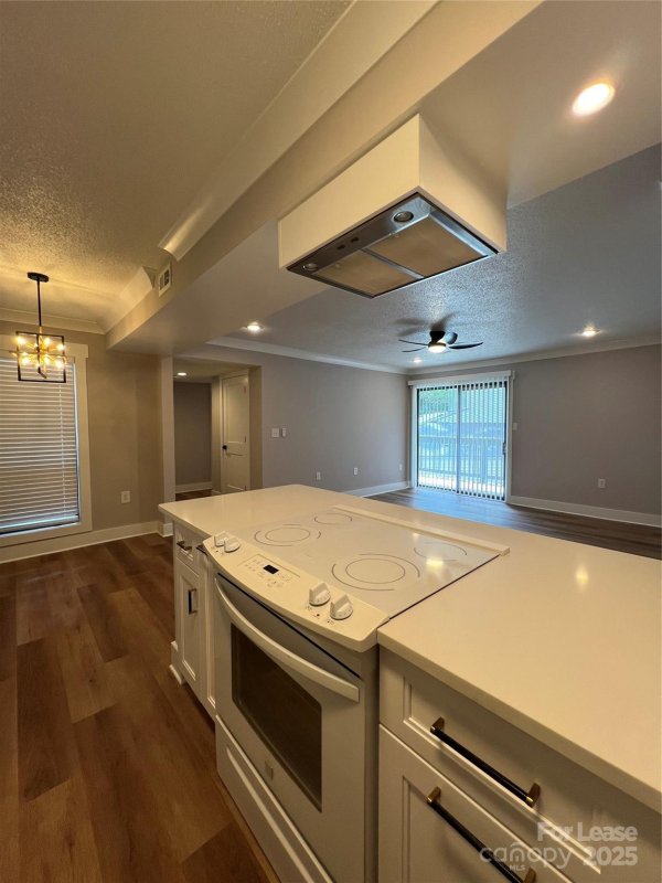 Property image 3 at 4906 Sardis Road, Charlotte, NC 28270