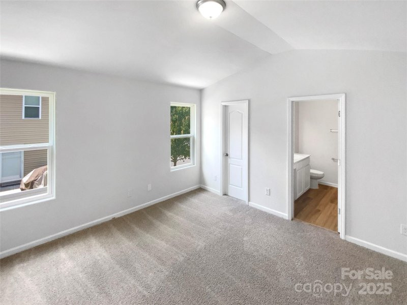 Property image 5 at 8004 Stevie Oaks Lane, Charlotte, NC 28215