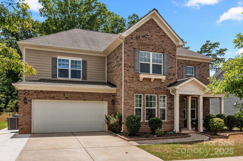 Property image 2 of 9426 Hightower Oak Street in Cobblestone Manor, Huntersville, NC 28078