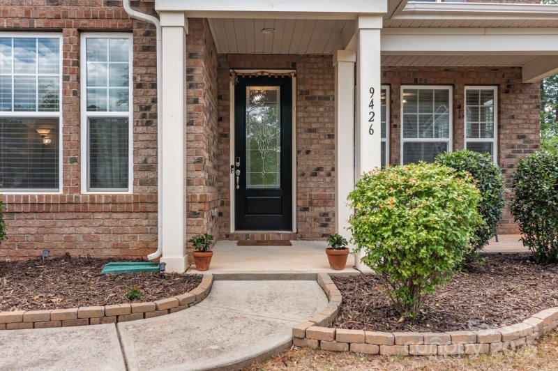 Property image 3 of 9426 Hightower Oak Street in Cobblestone Manor, Huntersville, NC 28078