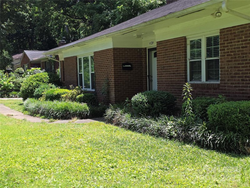 Property image 2 of 4134 Sheridan Drive in Medford Acres, Charlotte, NC 28205