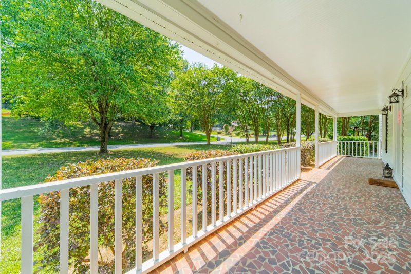 Property image 4 of 7309 Leesburg Road in Ravenwood, Charlotte, NC 28215