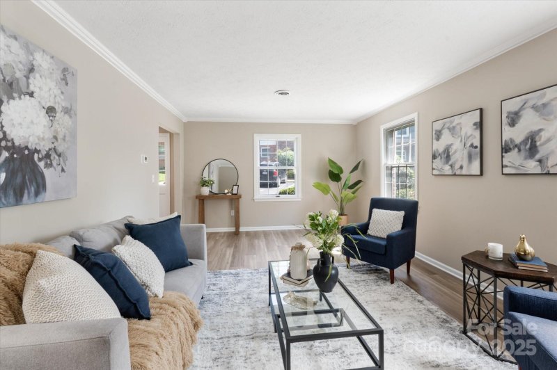 Property image 4 of 1409 Kensington Road in Kensington Court, Hendersonville, NC 28791