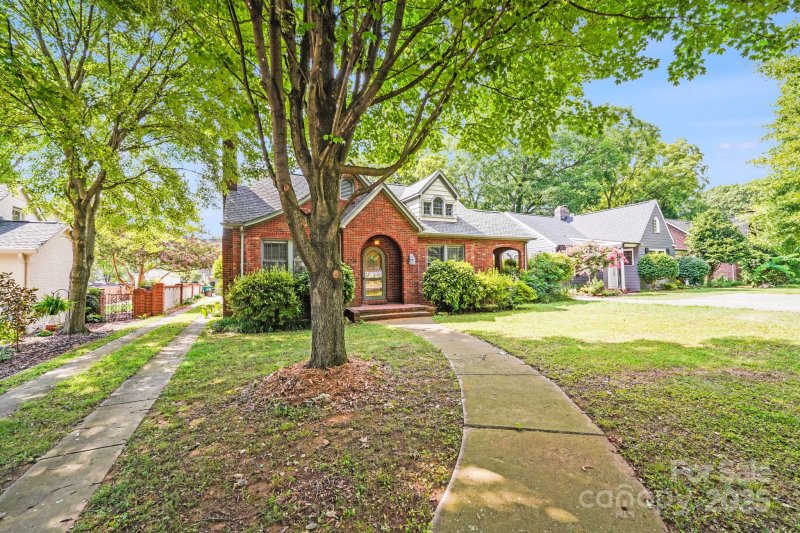 Property image 4 of 2928 Park Road in Sedgefield, Charlotte, NC 28209