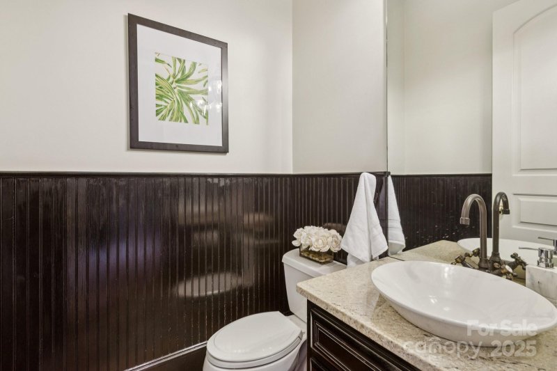 Property image 3 at 1655 Scotland Avenue, Charlotte, NC 28207