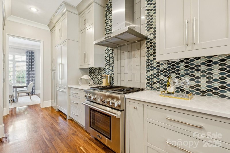 Property image 5 at 1655 Scotland Avenue, Charlotte, NC 28207