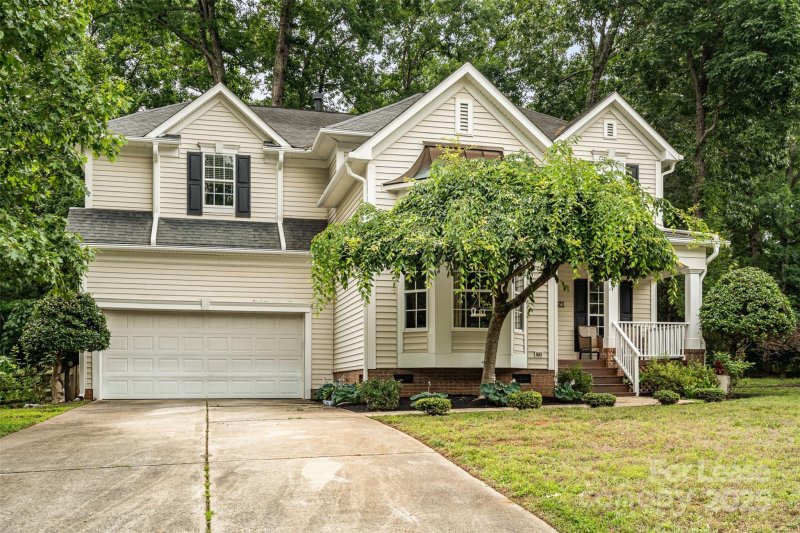 Property image 2 at 8256 Chatham Oaks Drive, Concord, NC 28027