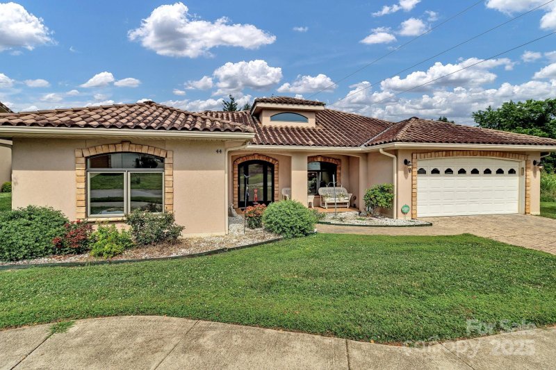 Property image 5 of 44 Pacifico Drive in Bonito Ocaso in Crowell Farms, Asheville, NC 28806