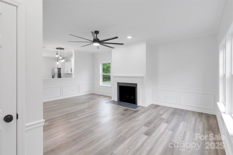 Property image 3 at 11235 Breezehill Lane, Charlotte, NC 28262