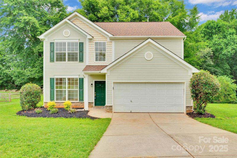 Lochmere, Mooresville Community