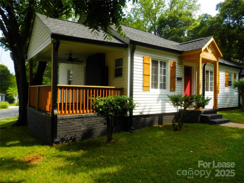 Property image 2 at 1416 Effingham Road, Charlotte, NC 28208