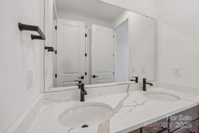 Property image 4 of 617 Mercury Drive in Windell Woods, Tega Cay, SC 29708