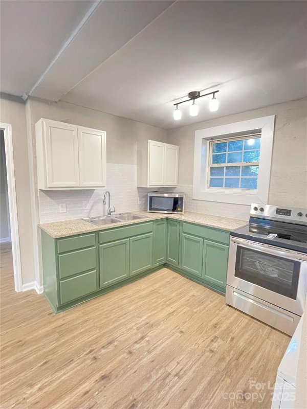 Property image 2 at 2800 Carol Avenue, Charlotte, NC 28208