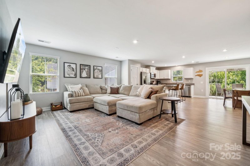 Property image 4 at 6013 Bellastead Drive, Charlotte, NC 28214