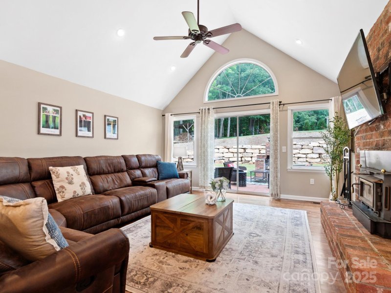 Property image 5 of 3 Neighborly Drive in Ashebrook Estates, Candler, NC 28715