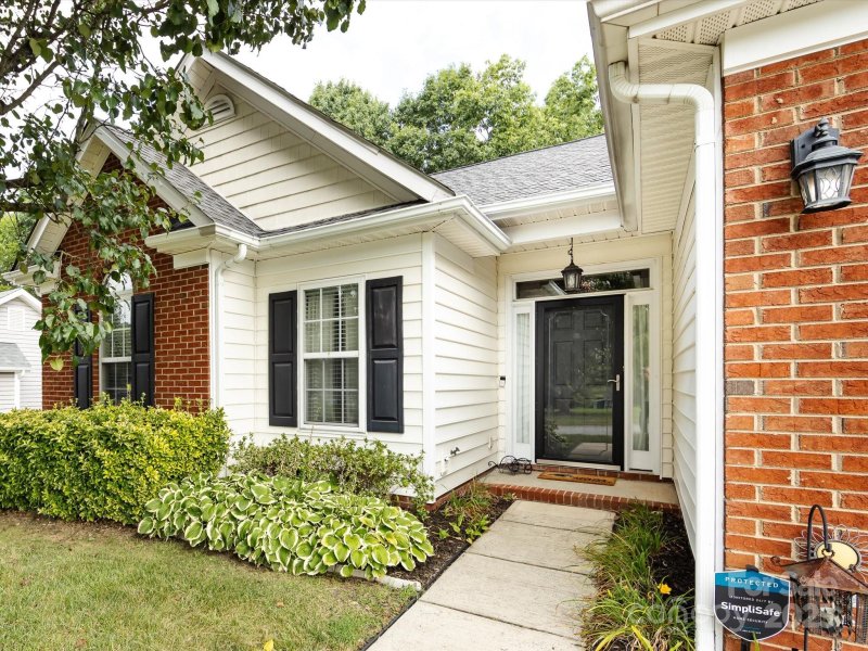 Property image 3 at 118 Long Creek Parkway, Charlotte, NC 28214