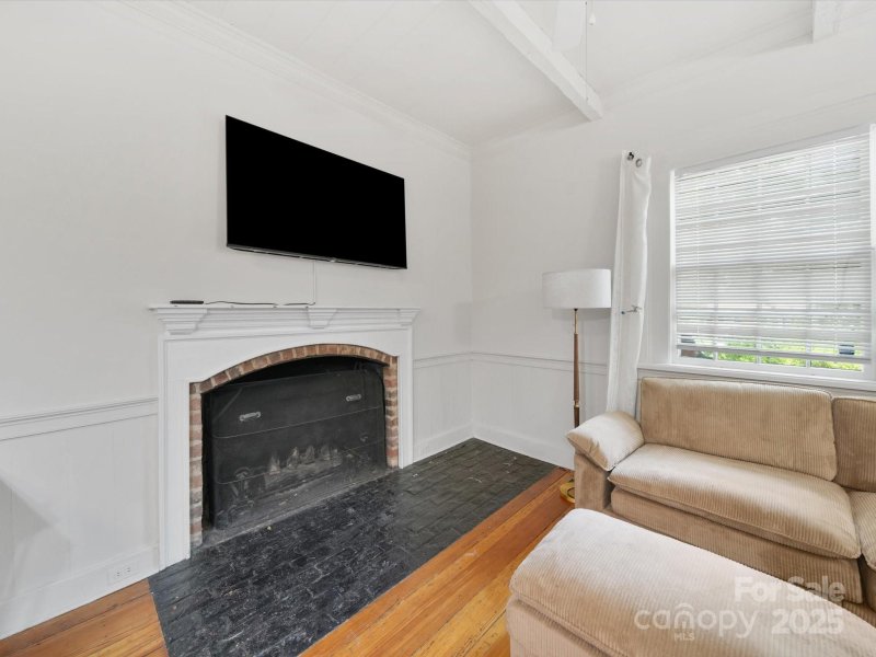 Property image 4 of 105 Edgewood Circle in Historic District, Concord, NC 28025