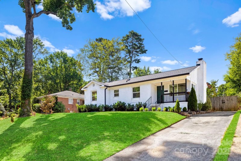 Property image 2 at 5440 Kildare Drive, Charlotte, NC 28215