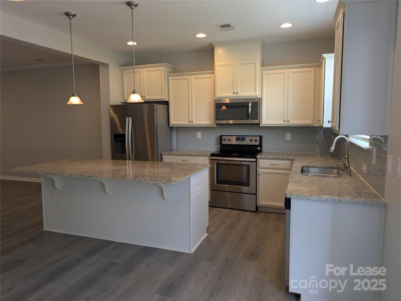 Property image 3 at 5508 Trieg Drive, Charlotte, NC 28278