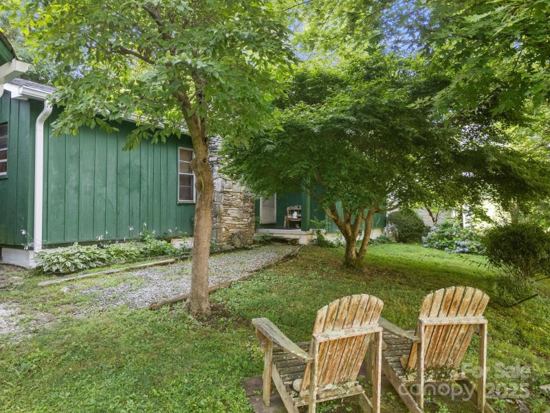 Property image 2 at 206 S Carolina Avenue, Hendersonville, NC 28739