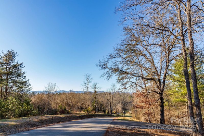 Property image 3 at 112 Saddle Ridge Drive, Alexander, NC 28701