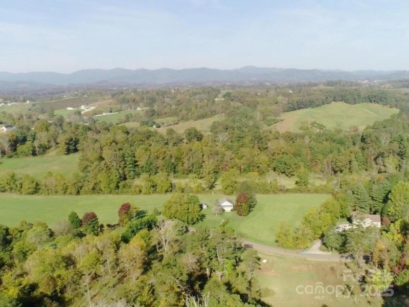 Property image 5 at 112 Saddle Ridge Drive, Alexander, NC 28701