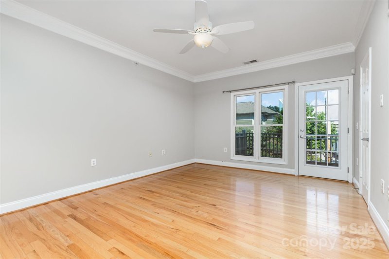 Property image 5 of 769 Grandin Road in Wesley Heights, Charlotte, NC 28208