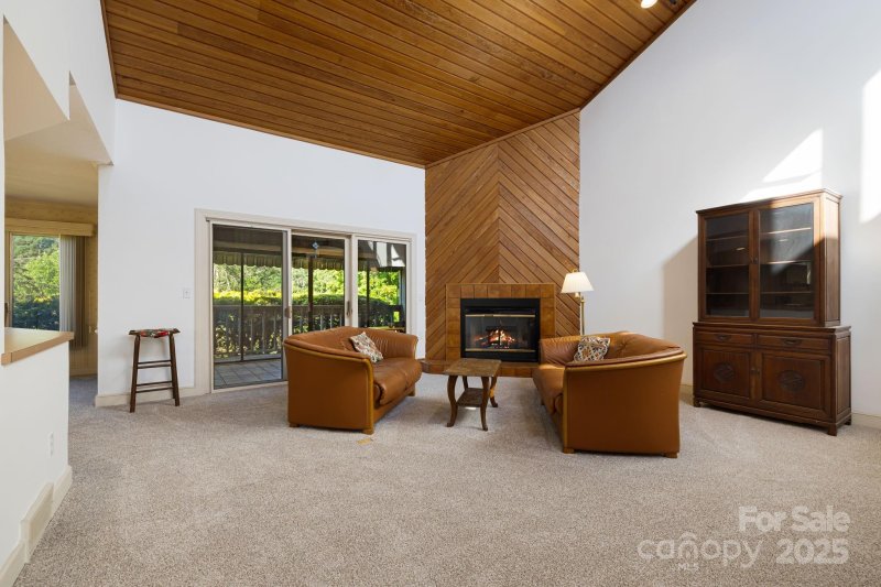 Property image 3 of 25 Westridge Court in Westridge, Hendersonville, NC 28791