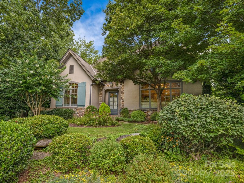 18 Mountain Orchid Way