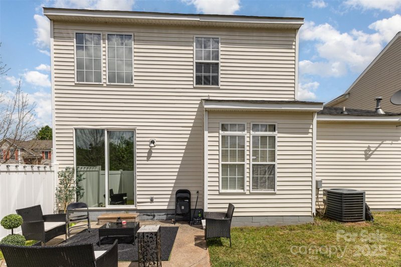 Property image 5 of 8424 Spirea Court in Kingstree, Charlotte, NC 28215