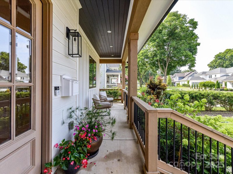 Property image 2 at 615 Melbourne Court, Charlotte, NC 28209